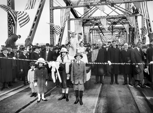 1917 I-5 Bridge opening