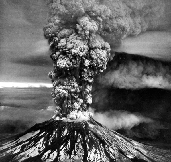 1980 Mt. St. Helens erupting